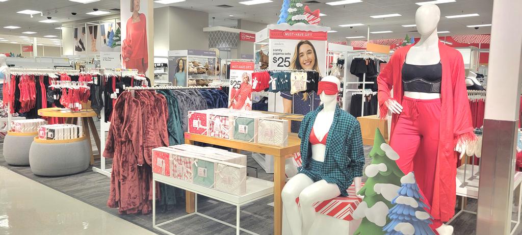 Perlaag03's tweet photo. Womens sleepwear christmas vibes
Target -0801 Laredo Texas https://t.co/a0bttlxoVd