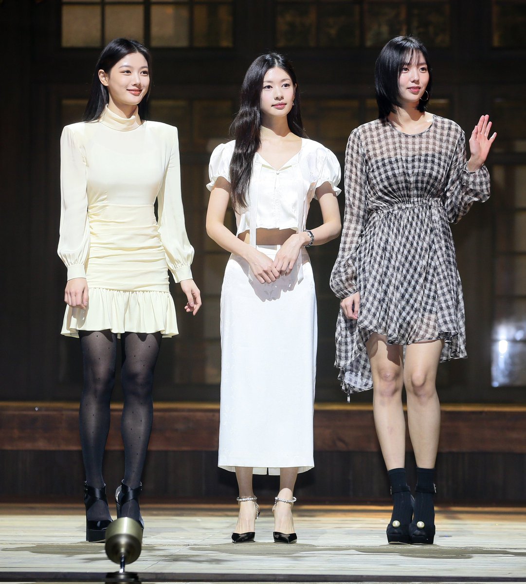 KpopArchiver's tweet photo. #JungSoMin #Somin #kimyoujung #chaesubin https://t.co/8zVGffBYax