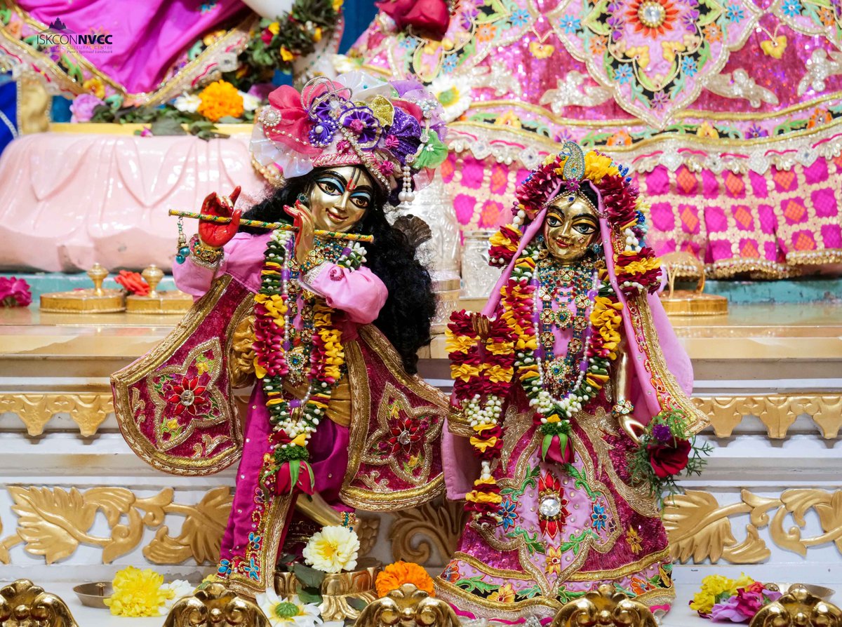ISKCONPune's tweet photo. 🙏🏽Today's Darshan 📿 🗓04-12-2024🙏
🌷Sri Sri Radhavrindavanchandra🌷
🚩@ISKCONNVCCPune🚩
.
.
#ISKCONNVCC #ISKCONPune #ISKCONNVCCPune #ISKCON
#4thdecember #4thdecember2024 #Wednesday
#Harinaamsankirtan #Radheshyamdas #Radheradhe
#Sankirtan #Kirtan #Vrindavan #Mayapur #Prabhupada https://t.co/5mWTHl8jFY