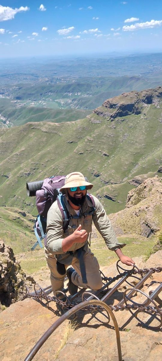 Jeremy from EFTEON heading up to the @UFS @ARU site on sentinel peak. <a href="/NRF_News/">National Research Foundation of South Africa</a> <a href="/dstigovza/">DEPARTMENT OF SCIENCE,TECHNOLOGY & INNOVATION</a>