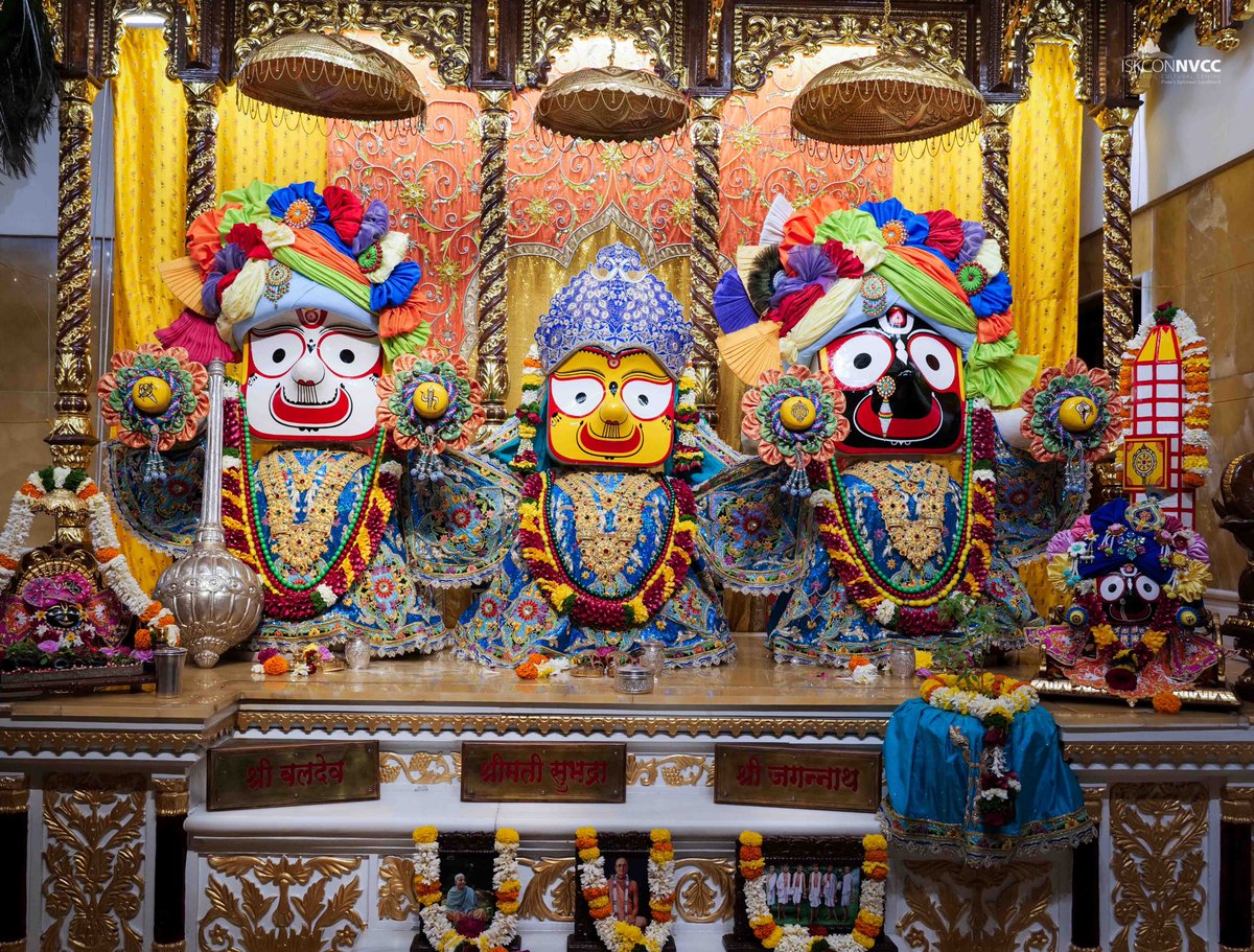 ISKCONPune's tweet photo. 🙏🏽Today's Darshan 📿 🗓04-12-2024🙏
🌷Sri Sri Jagannath Baldev Subhadra🌷
🚩@ISKCONNVCCPune🚩
.
.
#ISKCONNVCC #ISKCONPune #ISKCONNVCCPune #ISKCON
#4thdecember #4thdecember2024 #Wednesday
#Harinaamsankirtan #Radheshyamdas #Radheradhe
#Sankirtan #Kirtan #Vrindavan #Mayapur https://t.co/hu4vAHYnns