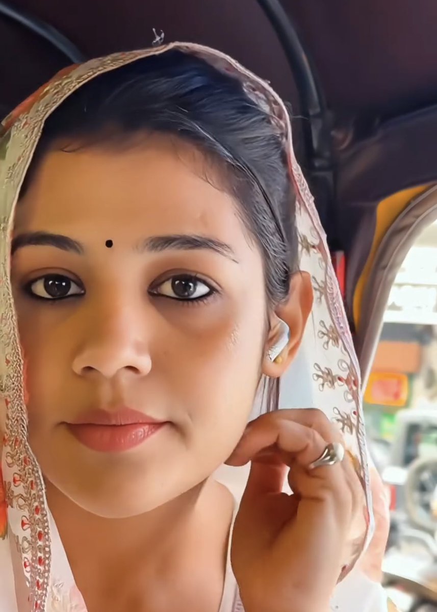 व्यवहार में सुंदरता रखिए फिल्टर से चेहरे चमकते हैं दिल नहीं !