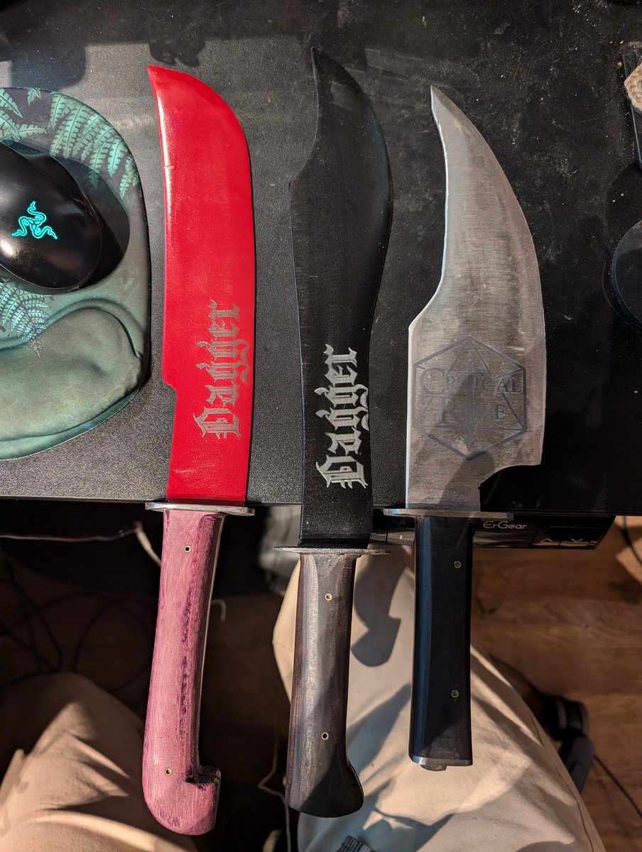 HermitReluctant's tweet photo. I need to do some slight finishing touches....but I finished the #voxmachina  Knives today my DUUUUDES for @CriticalRole https://t.co/pv0ImMA6kU