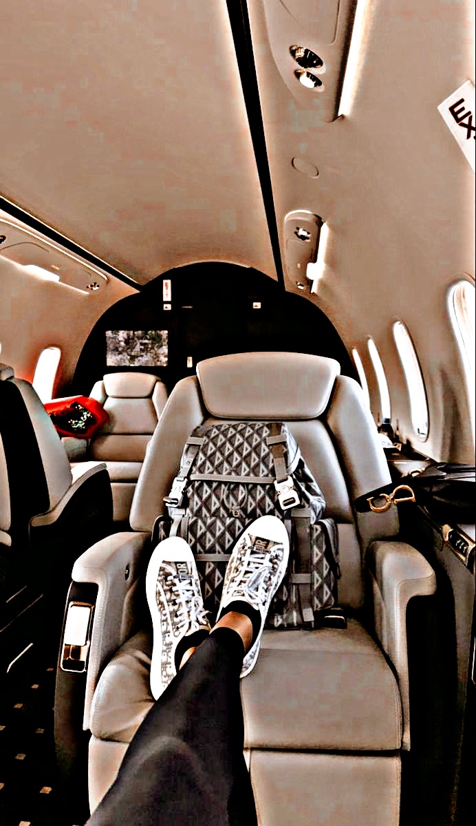 ᅟᅟ
⠀ ⠀ ⠀ ⠀ ─ ⋆✶⋆ .ᐟ Viaje de trabajo.
⠀