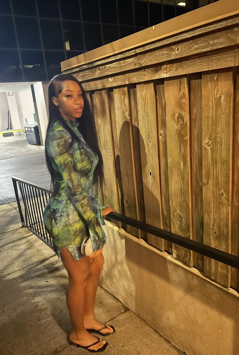 biggbeees's tweet photo. i love being tall &amp; gorgeous ngl https://t.co/E2Q1ciUdc8