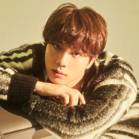 #namjinau ; 𝐀 𝐒𝐩𝐞𝐜𝐢𝐚𝐥 𝐆𝐢𝐟𝐭 🎁

Donde J'n ha notado que su novio está actuando extraño y lo sigue para saber que oculta.

O; donde N'j lleva semanas planificando el regalo de cumpleaños de J'n y espera que este año no lo descubra antes de tiempo.