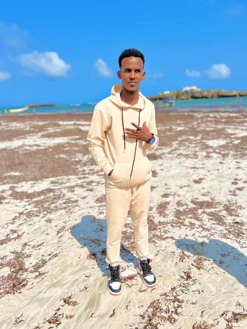 AkLyrics4's tweet photo. Maalin wanaagsan https://t.co/F7MIS1OlqK