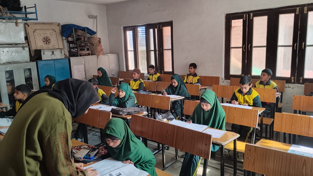DIET_BARAMULLA's tweet photo. Rastriye Sarvekshan Update: 
On 4th December Nation wide RS 2024 was kick started across the Nation. These visuals are from Aspirational District Baramulla with hearty participation.
@EduMinOfIndia @parakh_ncert @indranibhaduri @DCBaramulla @Reshi_Kmr @asifshahgeo @RameezSudhan https://t.co/fsxFK324l2