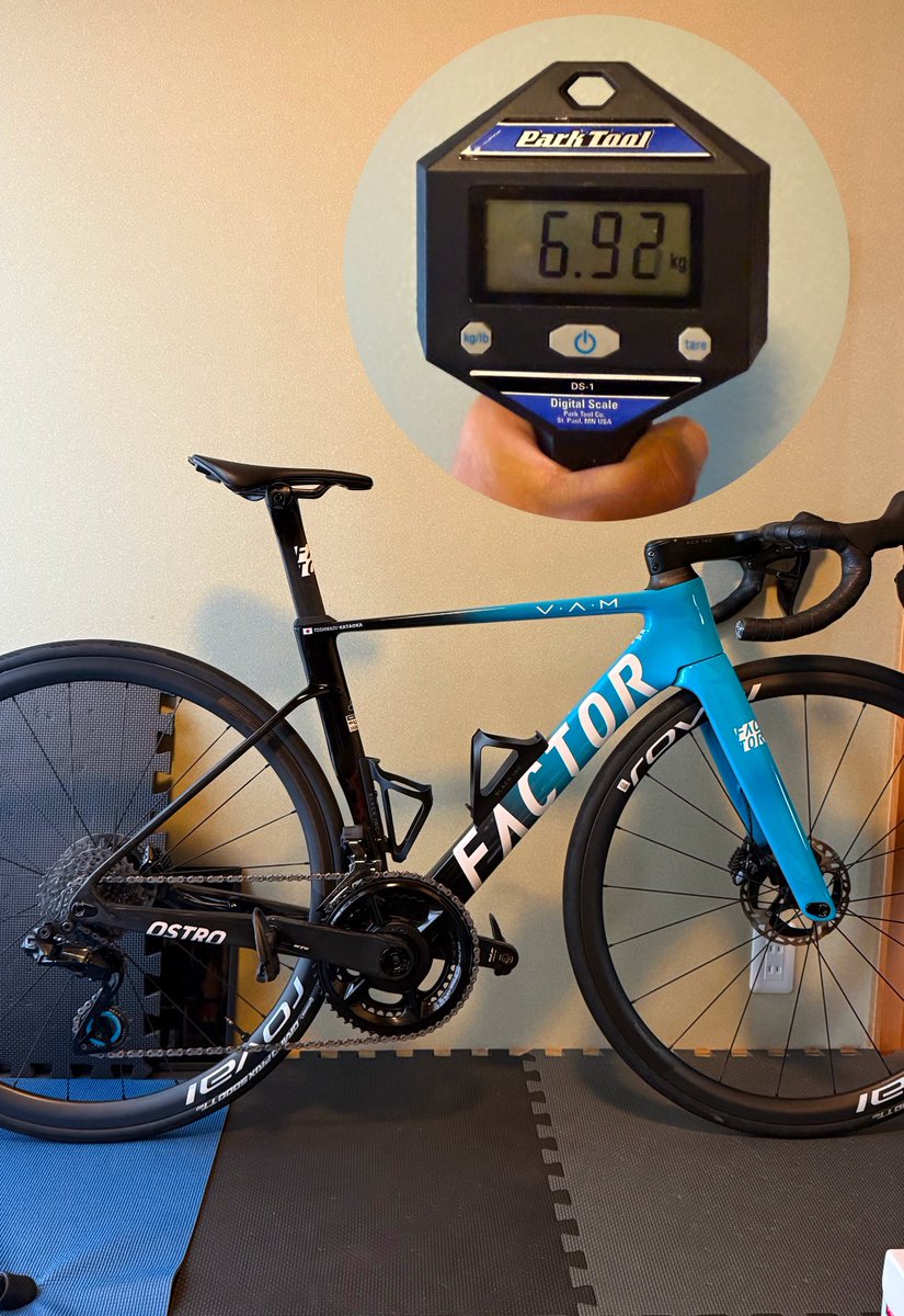 ComKatasei's tweet image. これはこれでアリ
FACTOR OSTRO VAM 2.0
ROVAL ALPINIST CLX II
レースシーズンに入ったら純正ボトルケージから軽量のに変えよ
ただ以上落とすと計量器の違いの誤差で何かあるといけないからこの辺りが打ち止めかッ
#FACTOR
#OSTRO_VAM2.0