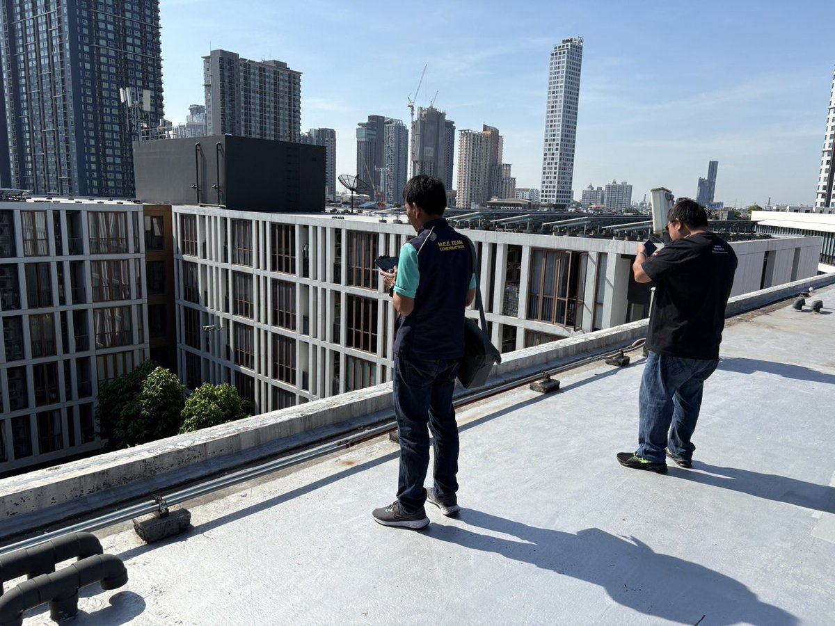 ChaiyutPi's tweet photo. บินโดรนตรวจสอบงานกันซึมก่อนเก็บทาสี🛰️
 #HasuHaus #T77
 #PlusProperty https://t.co/6R53M2ATdJ