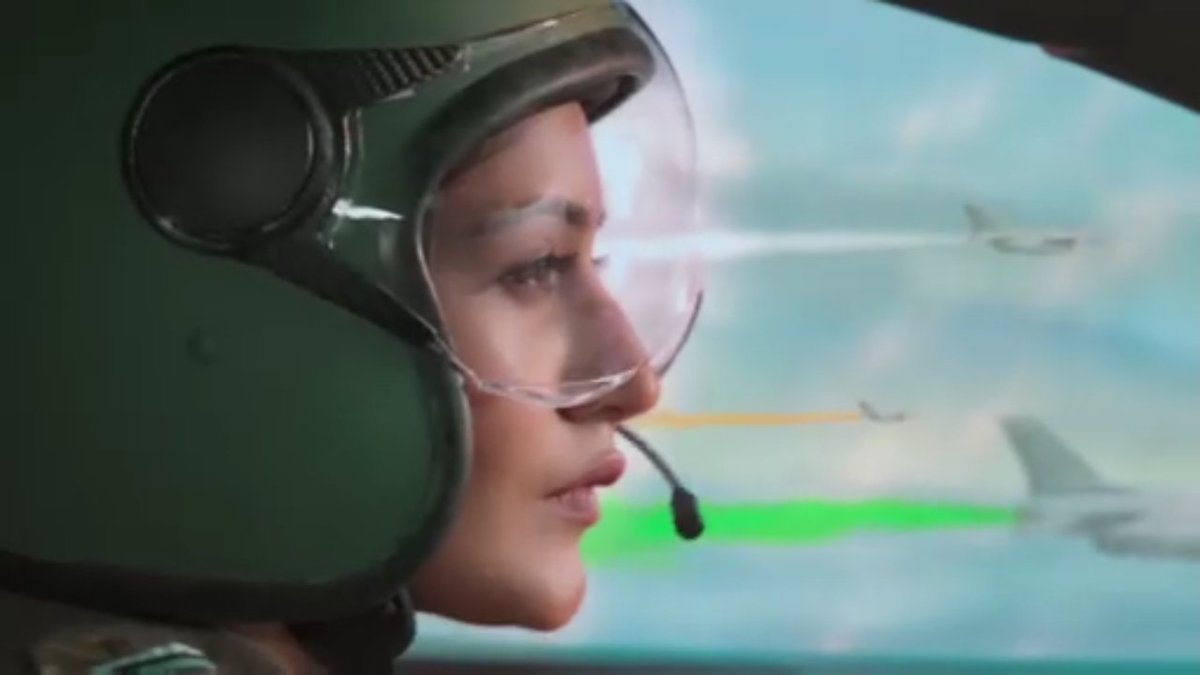 Jana09_shan's tweet image. 2005 :- Independence Day celebration.

Air craft honored by Astonegist Pallavi Sachdev 🤩😍.

Surbhi maaazz introduced 🤲💫.

#SurbhiChandn #Apollena