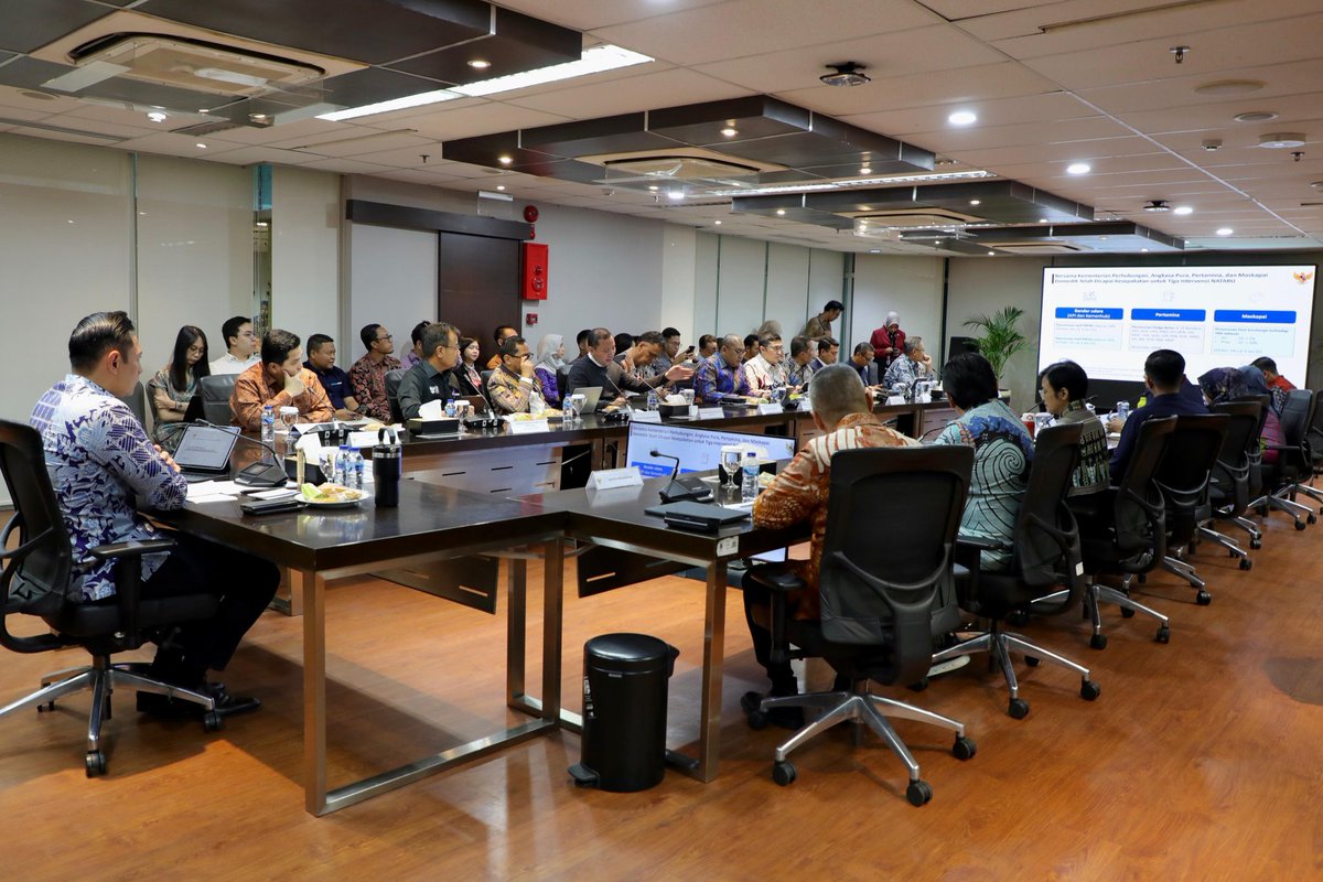 Badiklatdpp's tweet photo. *Gelar Rakor Lintas Kementerian &amp; Lembaga, Menko AHY: Mari Kita Pastikan Penurunan Tiket Pesawat Benar-benar Terwujud di Lapangan* https://t.co/4fITqY6f31
