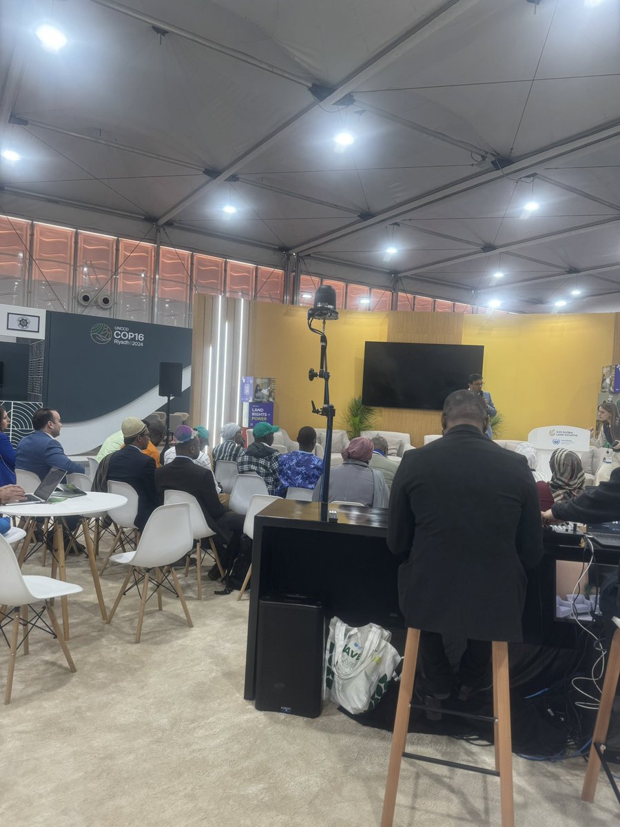 “في جناح #إصلاح_ الأراضي بـ 🍀#COP16 الرياض: جلسة ملهمة بعنوان “إعادة إحياء الذات - استعادة علاقتي مع نفسي وأرضنا
🌱 رحلة نحو التوازن الداخلي والتناغم مع الأراضي