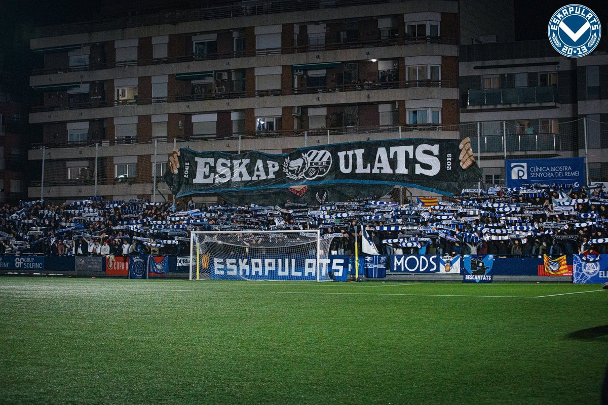 Eskapulats's tweet photo. 𝐋'𝐎𝐑𝐆𝐔𝐋𝐋 𝐃𝐄 𝐒𝐄𝐑 𝐂𝐀𝐓𝐀𝐋À 𝐈 𝐄𝐒𝐂𝐀𝐏𝐔𝐋𝐀𝐓

Derrota que ens elimina de la Copa, però victòria social del Club. https://t.co/xpRKOXlZvM