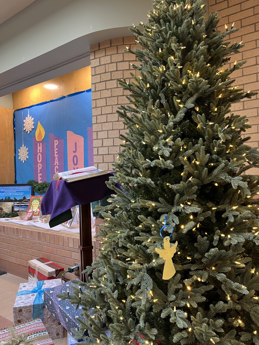 MPaulBaxterOCSB's tweet image. We light the Advent Candle of Hope. Our community is “opening doors 🚪” this Advent with our Angel Tree Project . As we focus on Charity, we give the gift of hope &amp;amp; choice to @OttCatholicSB families.  #ocsbAdvent #ocsbFaith #ocsbHope #ocsbBeCommunity
