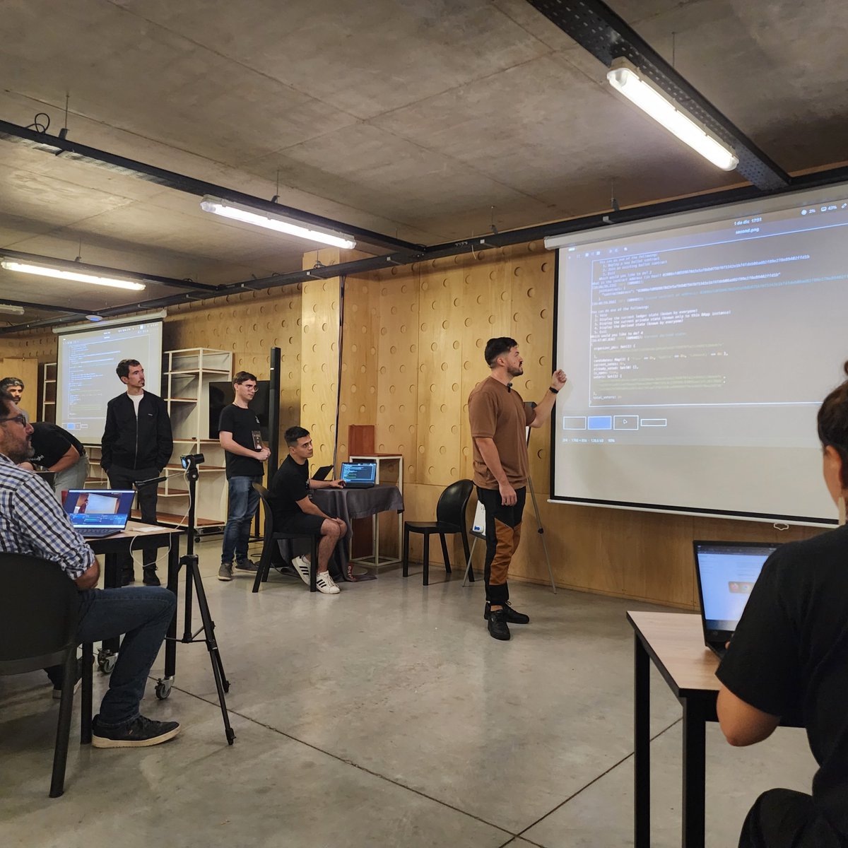 MidnightNtwrk's tweet image. Congratulations to the winners of the #MidnightNetwork hackathon track during #CardanoTechWeek:
🥇 Fran and The Redeemers from @txpipe_tools – Built a DAO-focused voting system.
🥈 @ErickRomeroEdda from @eddalabs_io – Created a voting feature for integration with the Mesh…