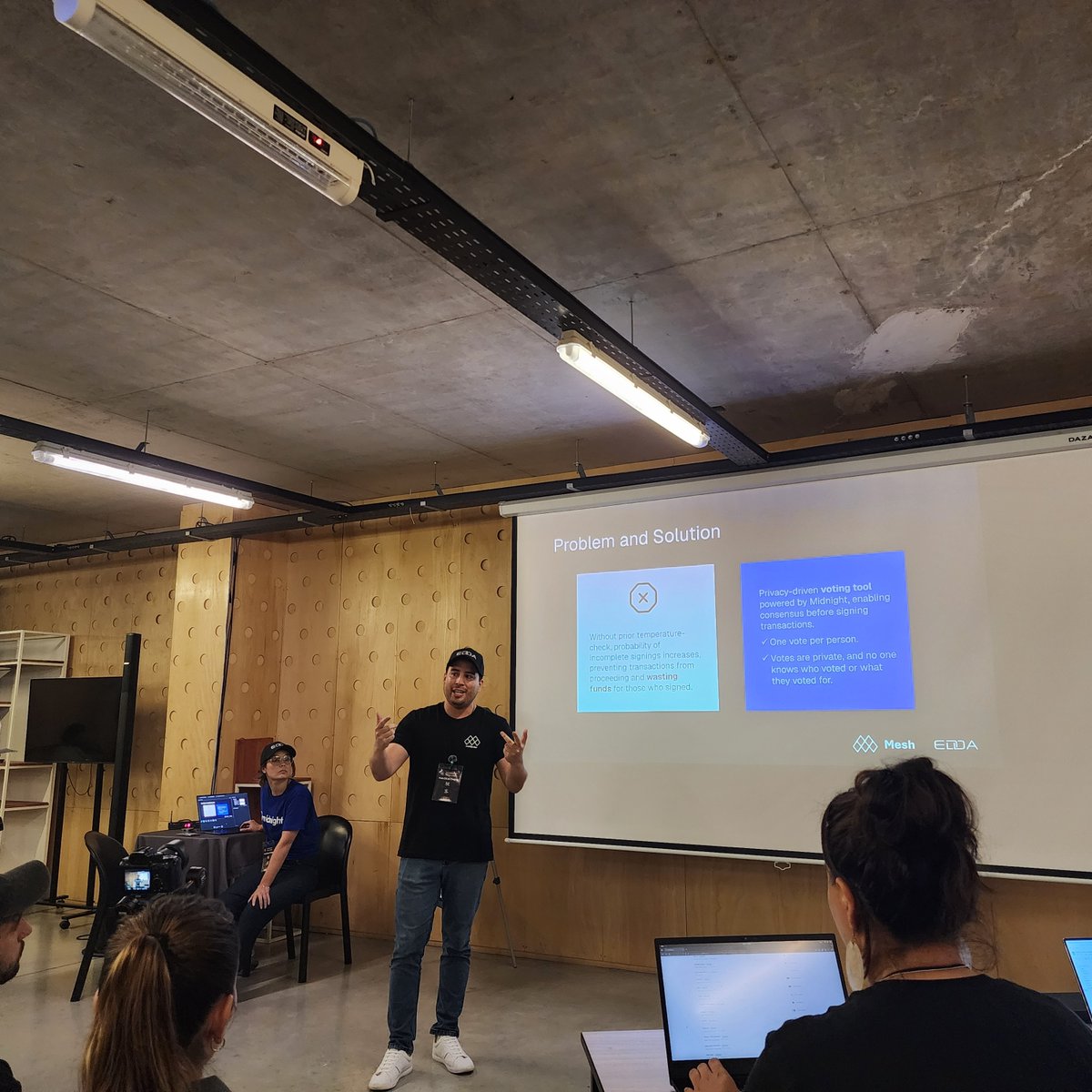 MidnightNtwrk's tweet image. Congratulations to the winners of the #MidnightNetwork hackathon track during #CardanoTechWeek:
🥇 Fran and The Redeemers from @txpipe_tools – Built a DAO-focused voting system.
🥈 @ErickRomeroEdda from @eddalabs_io – Created a voting feature for integration with the Mesh…