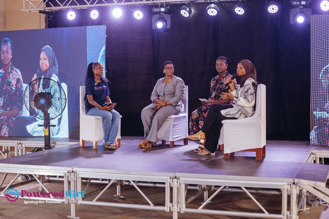 divas_aigh's tweet photo. Our Program Co-lead, Adiza, shared her journey at #PoweredGirlSummit, highlighting our impact in empowering girls in #AI through #HerDigitalJourney. Proud to partner with @inovtechsc for @poweredgirlgh Summit2024!

 #WomenInAI #DiAG #GrowwithDivas https://t.co/iuE9Et2J3g