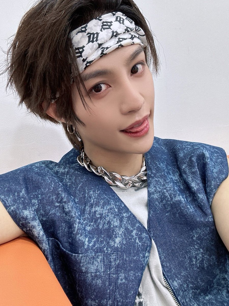 archiveyangyang's tweet photo. #YANGYANG at Show Champion
WAYV FREQUENCY 2ND WIN
#Frequency2ndWin
#WayV2ndWin https://t.co/2zeCj3ZM8O