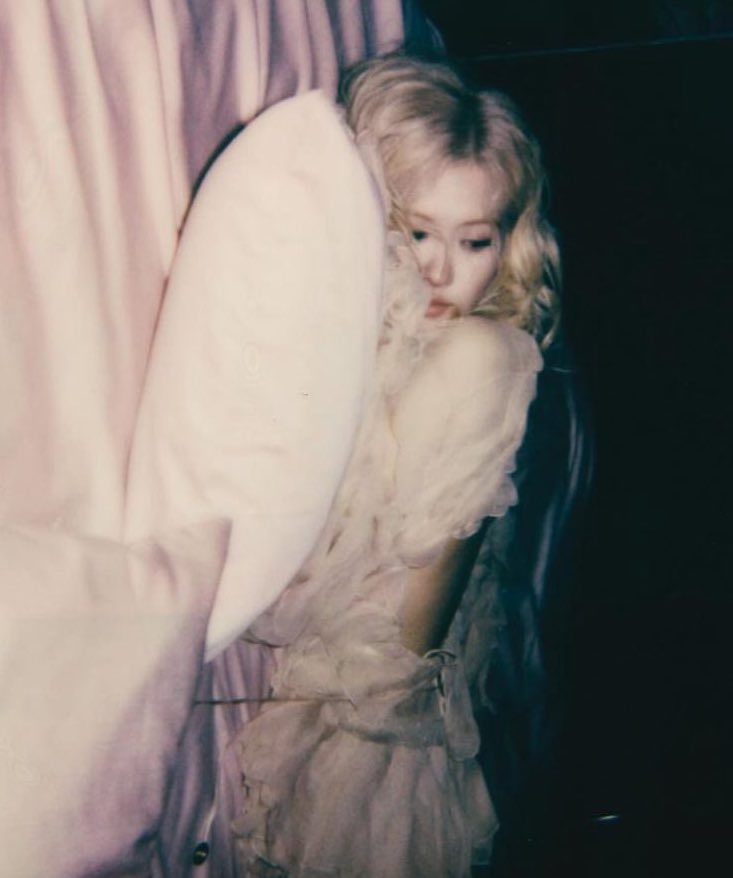 rosie (@roseannepics) on Twitter photo 