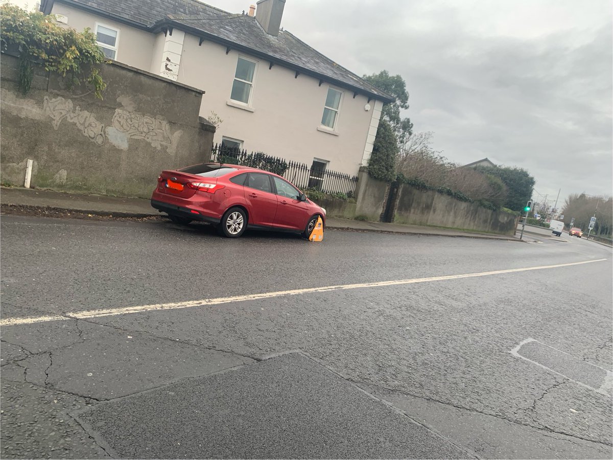 SAMRA - Sandymount & Merrion Residents Association (@samrasandymount) on Twitter photo Clampers love Beach Rd. No lines & No signs but technically illegal parking as the centre line is solid. Visitors regularly caught out. Easy money for clampers. We have asked <a href="/DubCityCouncil/">Dublin City Council</a> for lines or signs to be install <a href="/LordMayorDublin/">Lord Mayor of Dublin</a> help please! <a href="/LaceyDermot/">Cllr Dermot Lacey</a> Clampers love Beach Rd. No lines & No signs but technically illegal parking as the centre line is solid. Visitors regularly caught out. Easy money for clampers. We have asked <a href="/DubCityCouncil/">Dublin City Council</a> for lines or signs to be install <a href="/LordMayorDublin/">Lord Mayor of Dublin</a> help please! <a href="/LaceyDermot/">Cllr Dermot Lacey</a>
