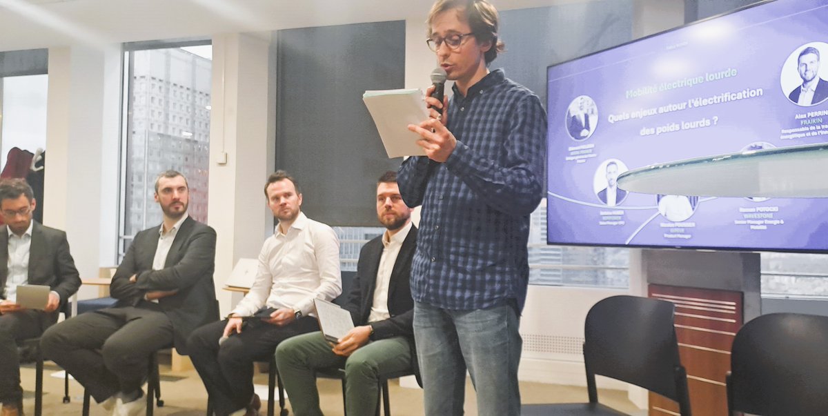gireve's tweet photo. 🎤 Hier, nous étions modérateur à la table ronde @wavestone_ , organisée en partenariat avec nous, sur le sujet de la transition énergétique des poids lourds avec #FRAIKIN @AvereFrance @KempowerOyj  👏 Un grand merci aux intervenants et aux participants https://t.co/LRdk3I9gp9