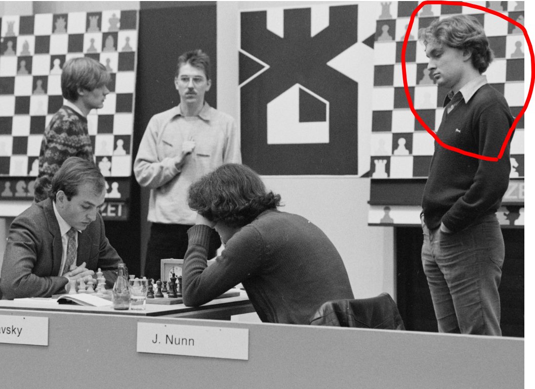 Vincent untergetaucht? Nein nein, kein Grund zur Sorge. Vincent unternimmt gerade eine kleine Zeitreise nach Wijk an Zee 1985, wahrscheinlich zur Vorbereitung auf Wijk an Zee 2025 😀

(via <a href="/dgriffinchess/">Douglas Griffin</a>)