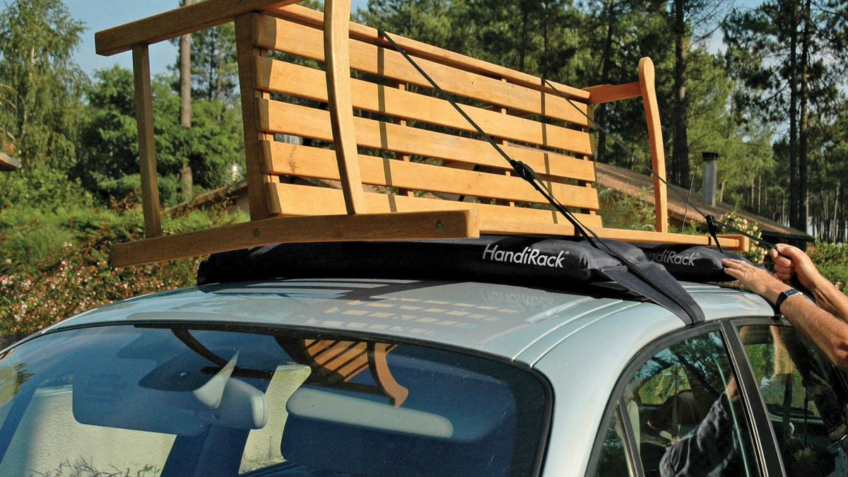HandiWorld's tweet photo. A HandiRack roof rack is an amazing present to #gift any car owner. Not only does it fit most cars, the uses are endless. 

From carrying Christmas trees to luggage, to furniture to ski equipment and so much more… 🎄🚗 https://t.co/hotQEn6CYD
