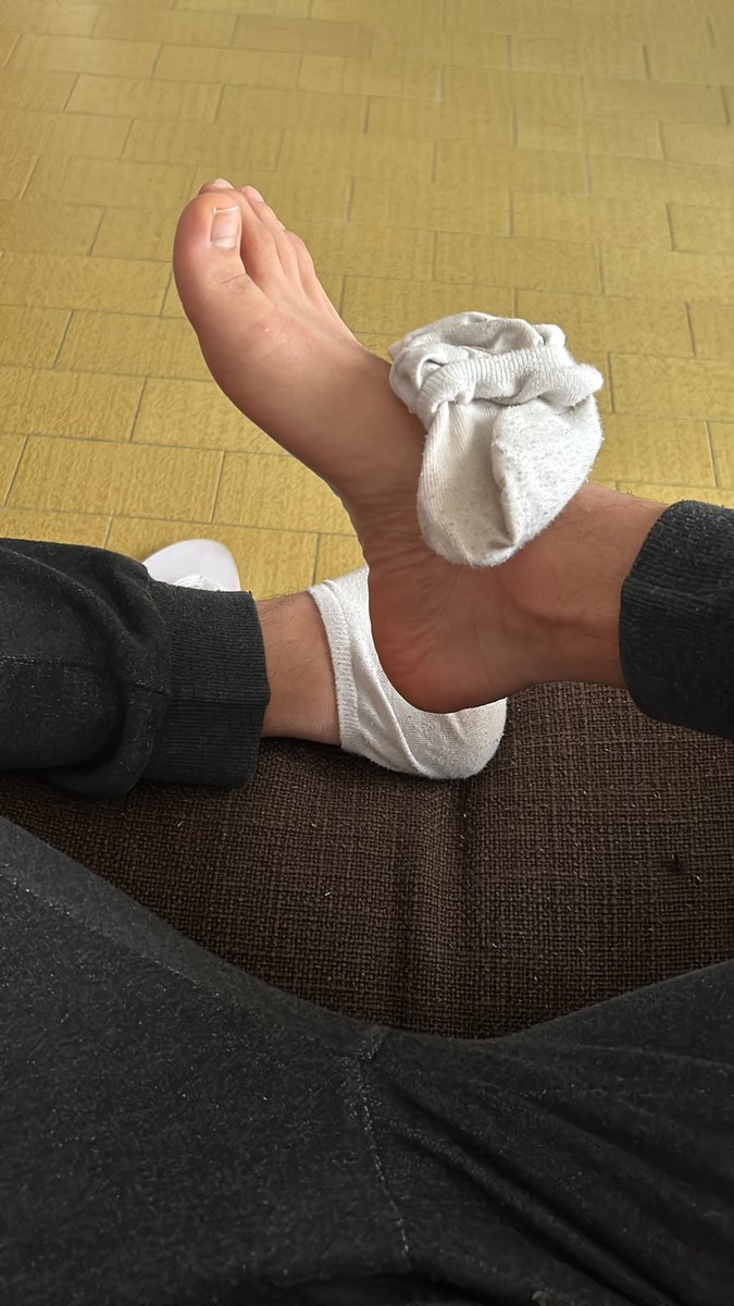 DF__ND's tweet photo. Un regalino di Natale?🥺🙏🏼

https://t.co/0pig85tJFk

In DM vi lascio qualcosa in più 🍆

@rt4malefeet @malefeetretweet @slave_here @master_italiani  #piedi #feet #padrone #master #cashmaster #findom #moneyslave #slave https://t.co/KD67cuzyiN