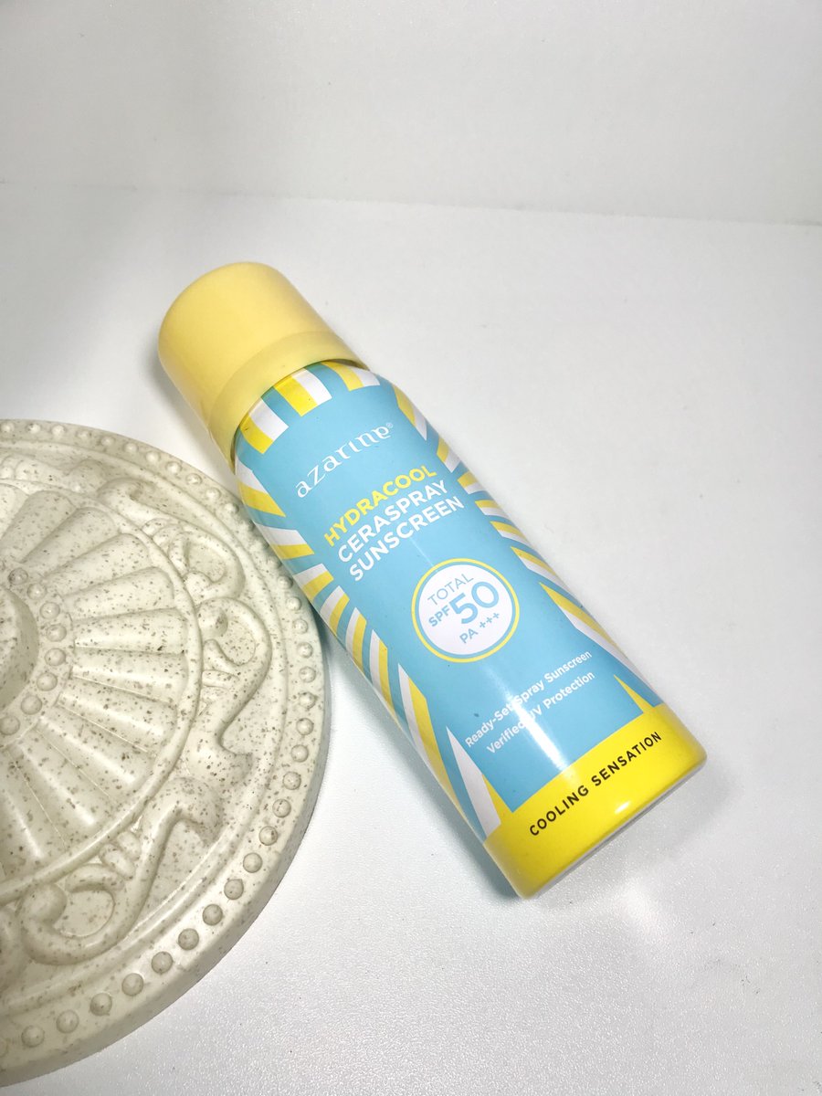 bluishday's tweet image. hydracool ceraspray sunscreennya azarine!!☀️

ini tuh praktis bgt especially buat yang tiap hari pake makeup kaya aku, biar ga ribet kalo mau reapply sunscreen, tinggal spray spray aja dan ini tuh samsek ga ngerusak makeup yaa jadi aman bgt

#EffortlessProtection