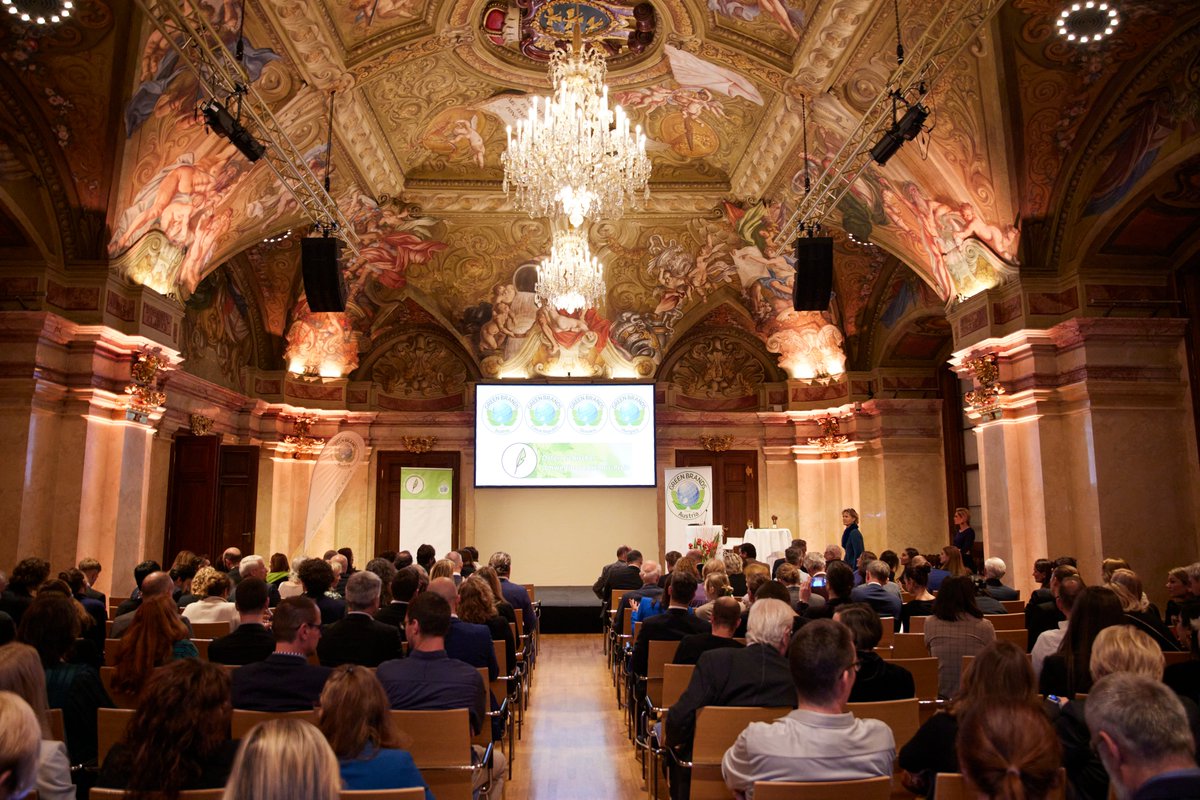 UJP_AT's tweet photo. Die Preisträger:innen des Österreichischen Umweltjournalismus-Preises 2024 stehen fest! 🎉
Gestern Abend wurden die Gewinner:innen in Wien ausgezeichnet. Gratulation an alle Preisträger:innen! 👏
Mehr Infos und Bilder in unserer Pressemitteilung: 
https://t.co/4VUCIimYpF https://t.co/qoGPgnKtRm