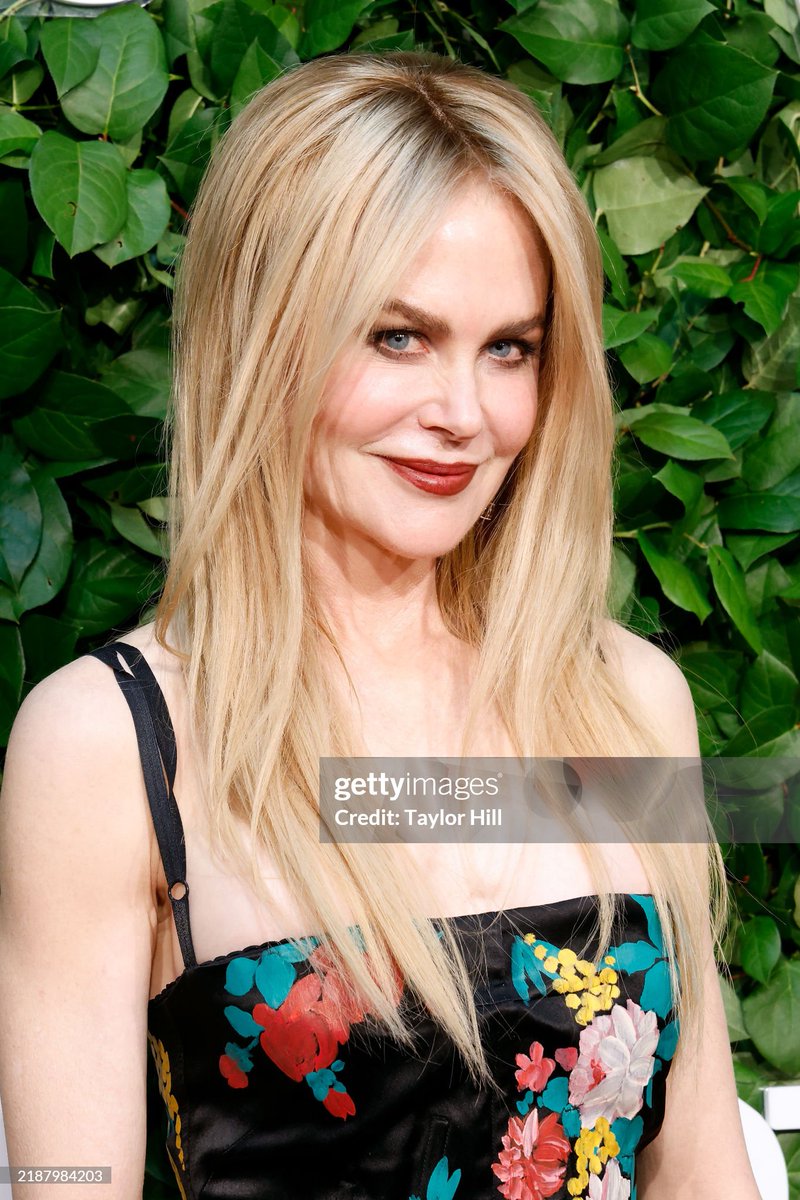 kidmanarchive's tweet photo. Nicole Kidman at the 34th Annual Gotham Awards https://t.co/usmt3vwcNt