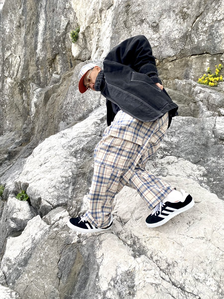Online shop update👖🦕🌈

Plaid cargo pants(yellow,blue)

kirimest.com