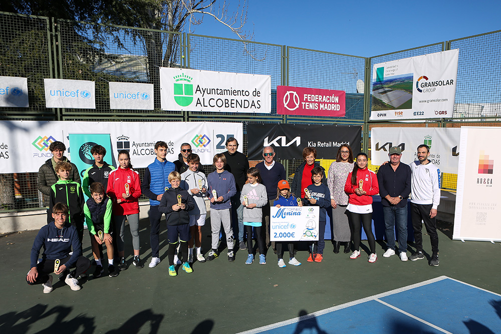 Fundalcobendas's tweet photo. Este domingo 8 de diciembre, no te pierdas la final del XXIII Torneo Menina de Tenis Base en Alcobendas. ¡A partir de las 13:00h se entregarán los trofeos y el cheque a favor de @unicef_es ! 🎾🏆
https://t.co/5u4C6vgdqd
 #TorneoMenina #TenisBase #Alcobendas #DeporteYSolidaridad https://t.co/Tu2xGXrOv7