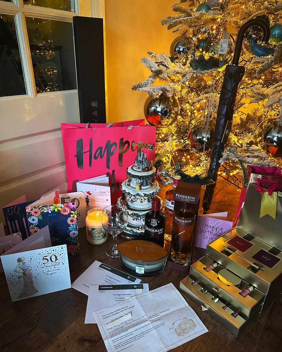 Lorna - LFC tweet media