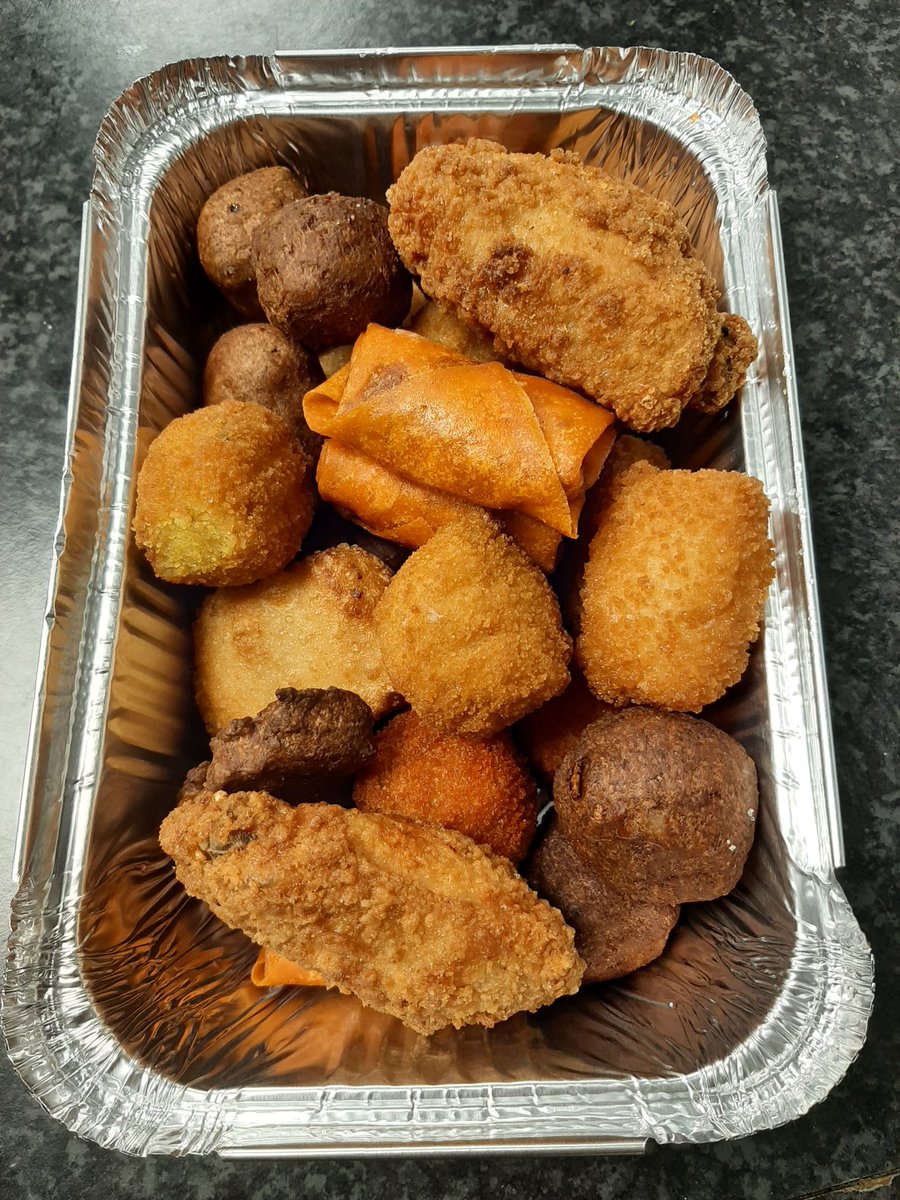 michelhovenkamp's tweet photo. Vandaag snackt u een mixed bowl van diverse party snacks. Met saus naar keuze, vanzelfsprekend. Exclusief verkrijgbaar bij Cafetaria Winssen. Wees welkom. Wij zijn dagelijks open tot 22:00 uur.
#afferdengld #beuningen #horssen #deest #bergharen #ewijk #weurt #winssen https://t.co/dVfODLdKtq