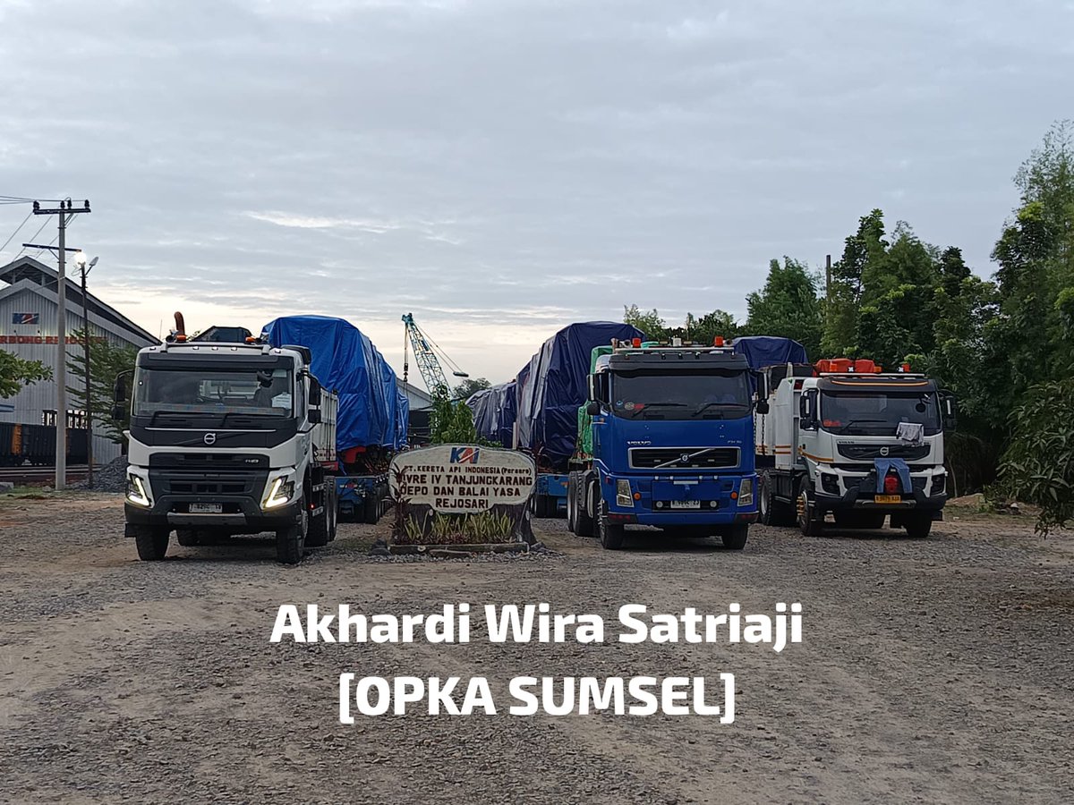 opkasumsel's tweet photo. CC201 89 12 (CC201 84R)
CC201 89 15 (CC201 88R)
CC201 89 16 (CC201 89R)
CC201 89 17 (CC201 90R)
CC201 83 40 (CC201 118R)
CC201 83 46 (CC201 125R)

Sehat-sehat di Jawa ya, kami RF Sumbagsel bakal rindu deru mesinmu menghela berbagai KA di Bumi Sriwijaya dan Ruwa Jurai 🫶🏻 https://t.co/rJZGVTx4zD