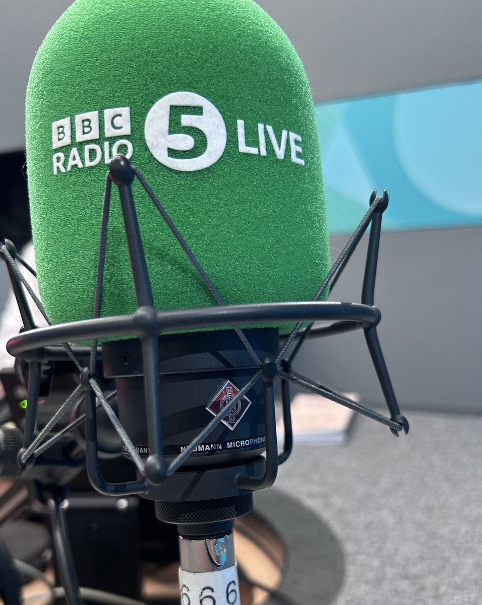 claire_pearsall's tweet image. Getting ready for #PMQs with @bbc5live @RubyJLL @TVNaga01