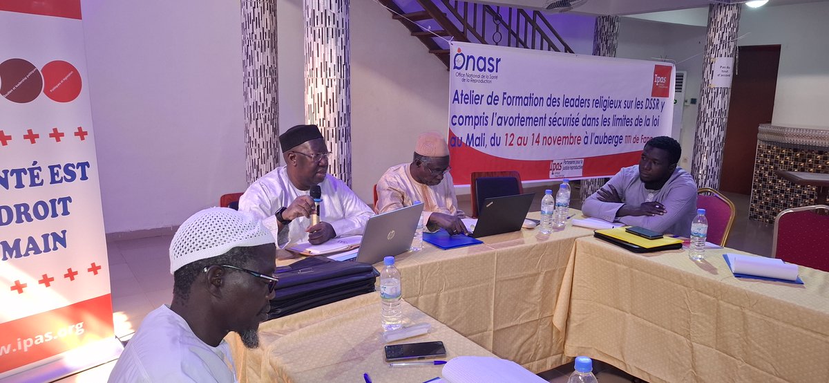 IpasFrancophone's tweet photo. Les leaders religieux au bon services de la promotion des #DSSR Y compris l’avortement sécurisé dans les limites de la loi au mali. 
En partenariat avec @IpasFrancophone , l’ONASR a mené un atelier de renforcement de capacité au profit des leaders religieux au Mali. https://t.co/sVGLE4nMNU