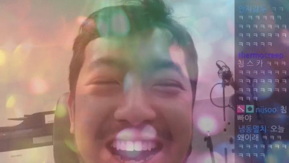 휴닝이 영통팬싸 하는 날 마다 영상 뜬거 보면 
항상 침착맨이되