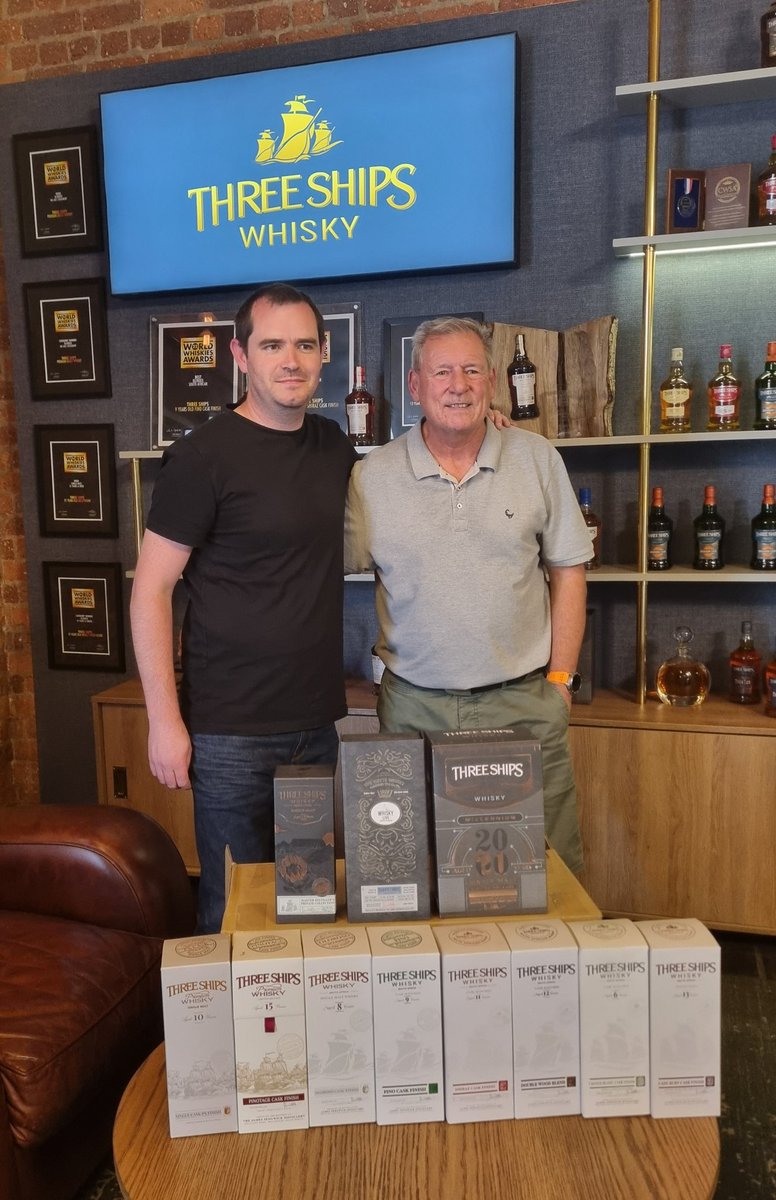 TheWhiskyMaker's tweet photo. Accepting a random invite to catch up and sign a few bottles for a @ThreeShipsSA fan is the least I can do.
Not just any bottles... the full 8 bottle range of the #MastersCollection
#proudlySA πΏπ¦ #whisky https://t.co/wBnUok2sYE