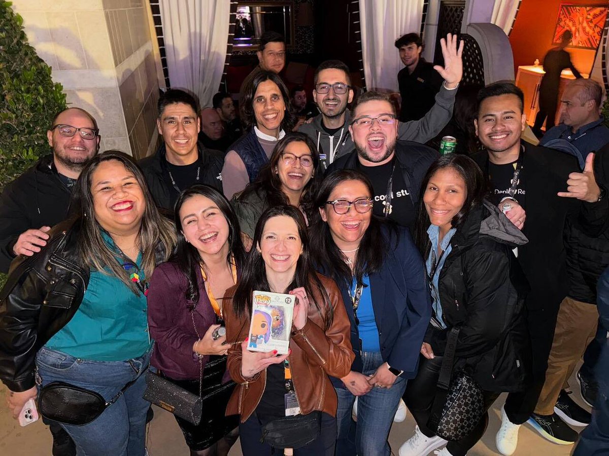 Ronsuez's tweet photo. AWS LATAM Reception 2024 - re:Invent 🌎

#awsreinvent https://t.co/ULHGuxr4XC https://t.co/8sc4QQFbRF