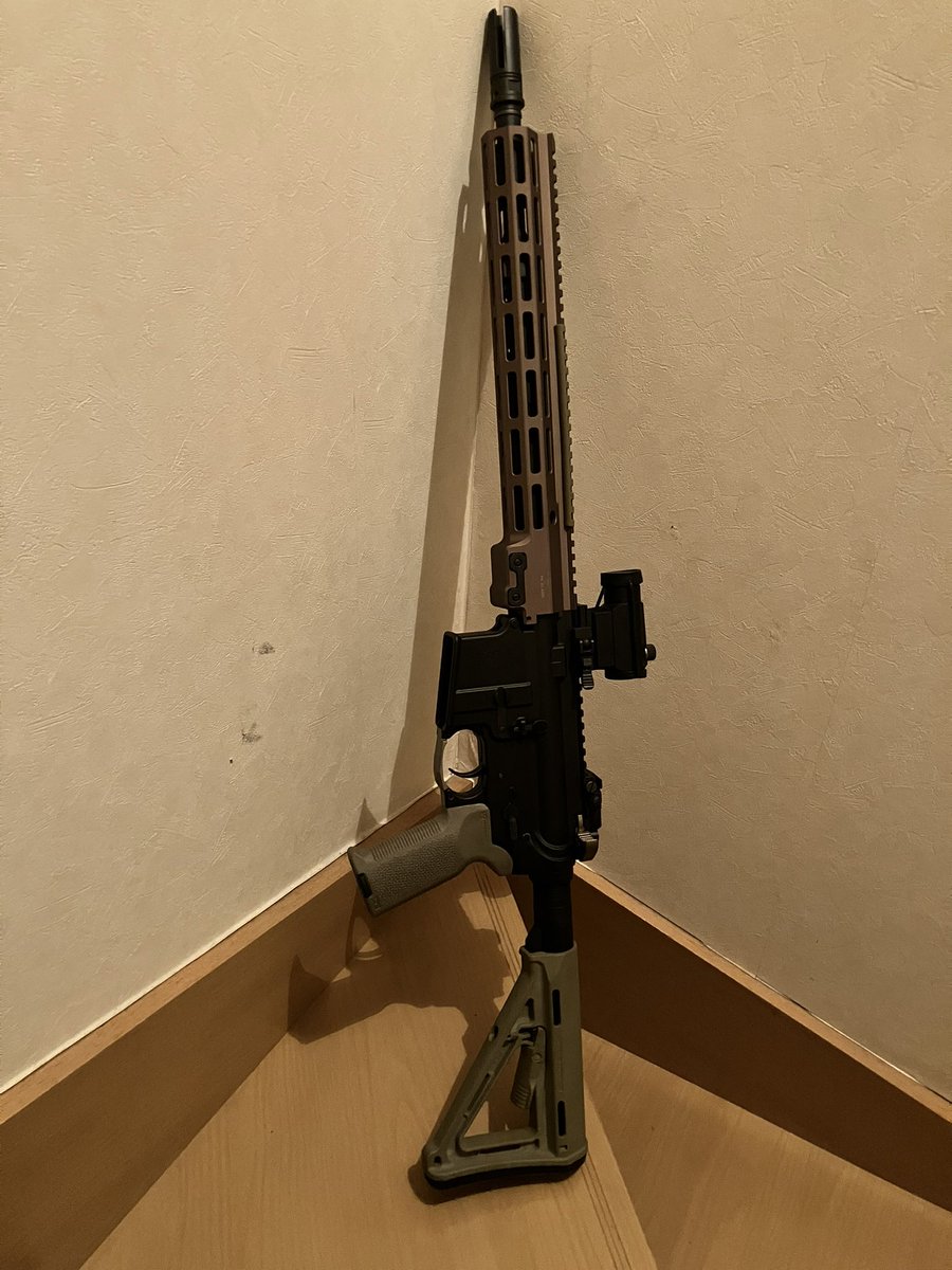 44_40wcf's tweet photo. #GEISSELE
#SUPERDUTY
#ガイズリー
#スーパーデューティー
#東京マルイ #M4MWS
#GunsModify
#サバイバルゲーム #サバゲー
トリガーもボルトリリースもまだだけど1歩前進
GEISSELE SUPER DUTY RIFLE
ファイアリングマークは
SAFE / FIRE https://t.co/ATnXE10sAU