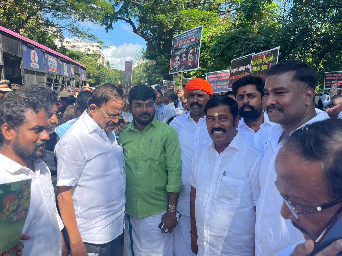 snmramalingam's tweet photo. வங்கதேசத்தில் இந்துக்கள் தாக்கப்படுவதை கண்டித்து, சென்னையில் மாபெரும் கண்டன ஆர்ப்பாட்டம்.
#justice #condemnviolence #ProtestForPeace #ChennaiProtest
#humanrightsmatter #ReligiousFreedom https://t.co/3ZDlAISIT7