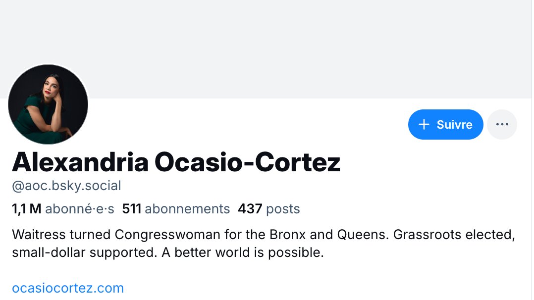 Emilie Marquois (@emiliemarquois) on Twitter photo #InfoBlueskyDuJour 🦋 La femme politique 🇺🇸 Alexandria Ocasio-Cortez (<a href="/AOC/">Alexandria Ocasio-Cortez</a>) a dépassé le million d'abonnés sur Bluesky (la 1ère à le faire).
PS : <a href="/MarkHamill/">Mark Hamill</a> n'est pas loin : + de 826 000 abonnés ! 😁
#SocialMedia #Bluesky #InfoBlueskyDuJour 🦋 La femme politique 🇺🇸 Alexandria Ocasio-Cortez (<a href="/AOC/">Alexandria Ocasio-Cortez</a>) a dépassé le million d'abonnés sur Bluesky (la 1ère à le faire).
PS : <a href="/MarkHamill/">Mark Hamill</a> n'est pas loin : + de 826 000 abonnés ! 😁
#SocialMedia #Bluesky