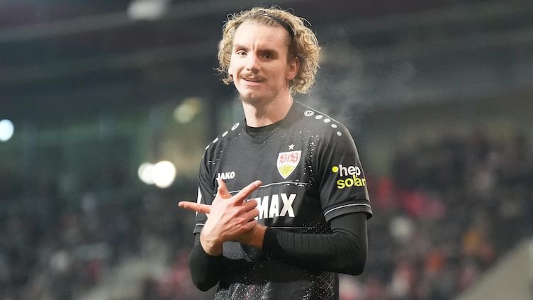 Mein #VfB MOTM im Spiel #SSVVfB🏅 

Nick Woltemade [22 Jahre |🇩🇪| ST]

90 gespielte Minuten ⏰
41 Ballkontakte
1 Tor ⚽️
1 Vorlage 👟
3 Key Passes 🌟
 
Mit 4 Torbeteiligungen unser Topscorer im 🏆 ! Weiter so und dann bekommt er auch hoffentlich in der Liga noch mehr Spielzeit 🙌🏽!