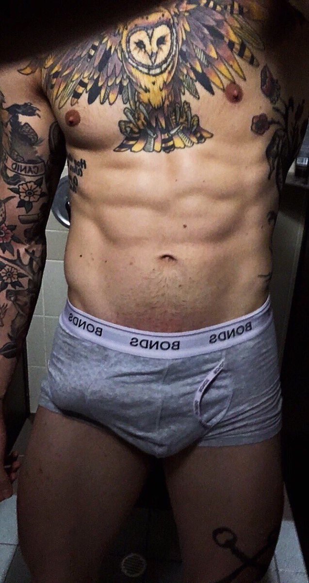 hairybearynudey's tweet photo. What lies beneath!
Bonds Grey Trunks. Salami.
#gay #gayaussie #bonds #greybonds #guyfront #trunks #jocks #ripped #sixpack #hung #boner #thick #hardon #bulge #bulgeunderwear #VPL #cock #slug #balls #ballbag https://t.co/BI3V0uA5lD