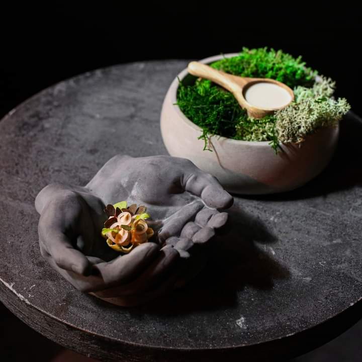 MichelinGuideUK's tweet photo. Visit Liverpool: For Food, Football &amp; The Fab Four

Stand where footballing and musical giants once stood in one of Britain’s most influential and culturally significant cities

https://t.co/i5uDKTuPQB https://t.co/ErPw6MscPa