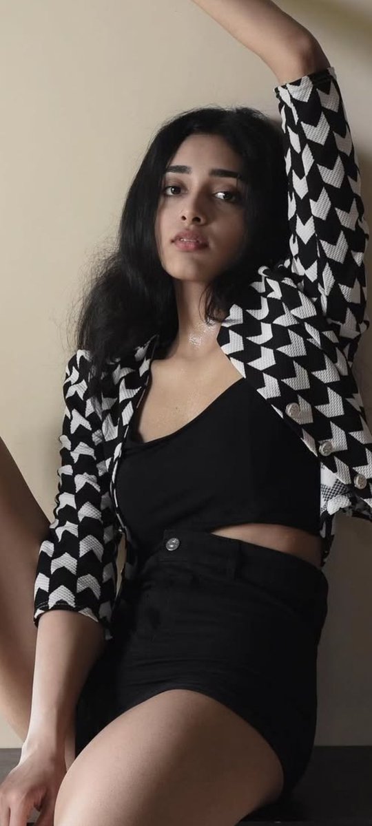 UserActrez's tweet photo. #PreityMukhundhan 🖤🤍🥰🔥🔥🔥 https://t.co/A5VKaijIra
