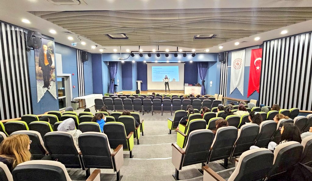 AnkaraKYGM's tweet photo. 📍Mehmet Akif Yurdu 

İl Sağlık Müdürlüğü Sağlık Uzmanlarının sunumu ile 
“Kadın Sağlığı, Hijyeni Hastalıklar” 
konulu konferans düzenlendi. https://t.co/f5K7Mbd9Lb